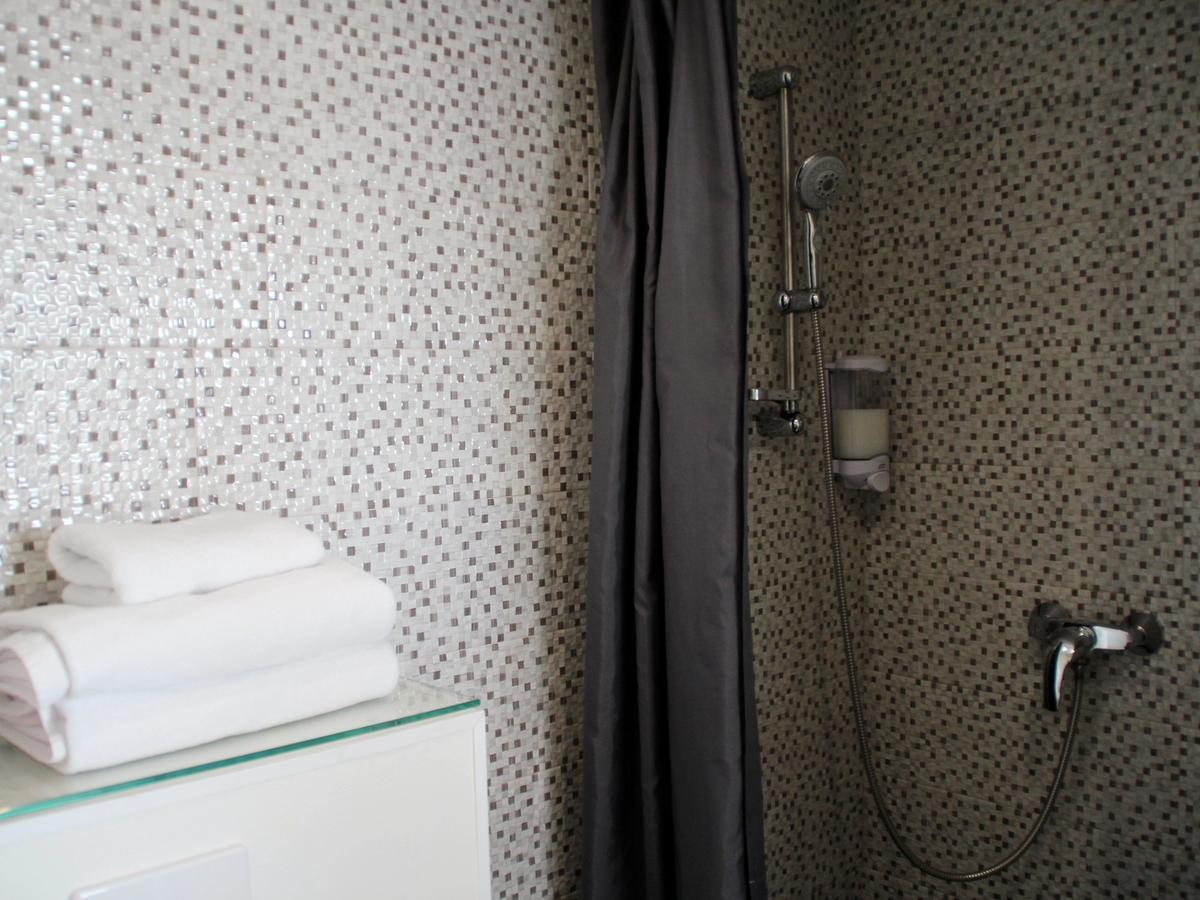 Saglam Hotel Goussainville  Esterno foto
